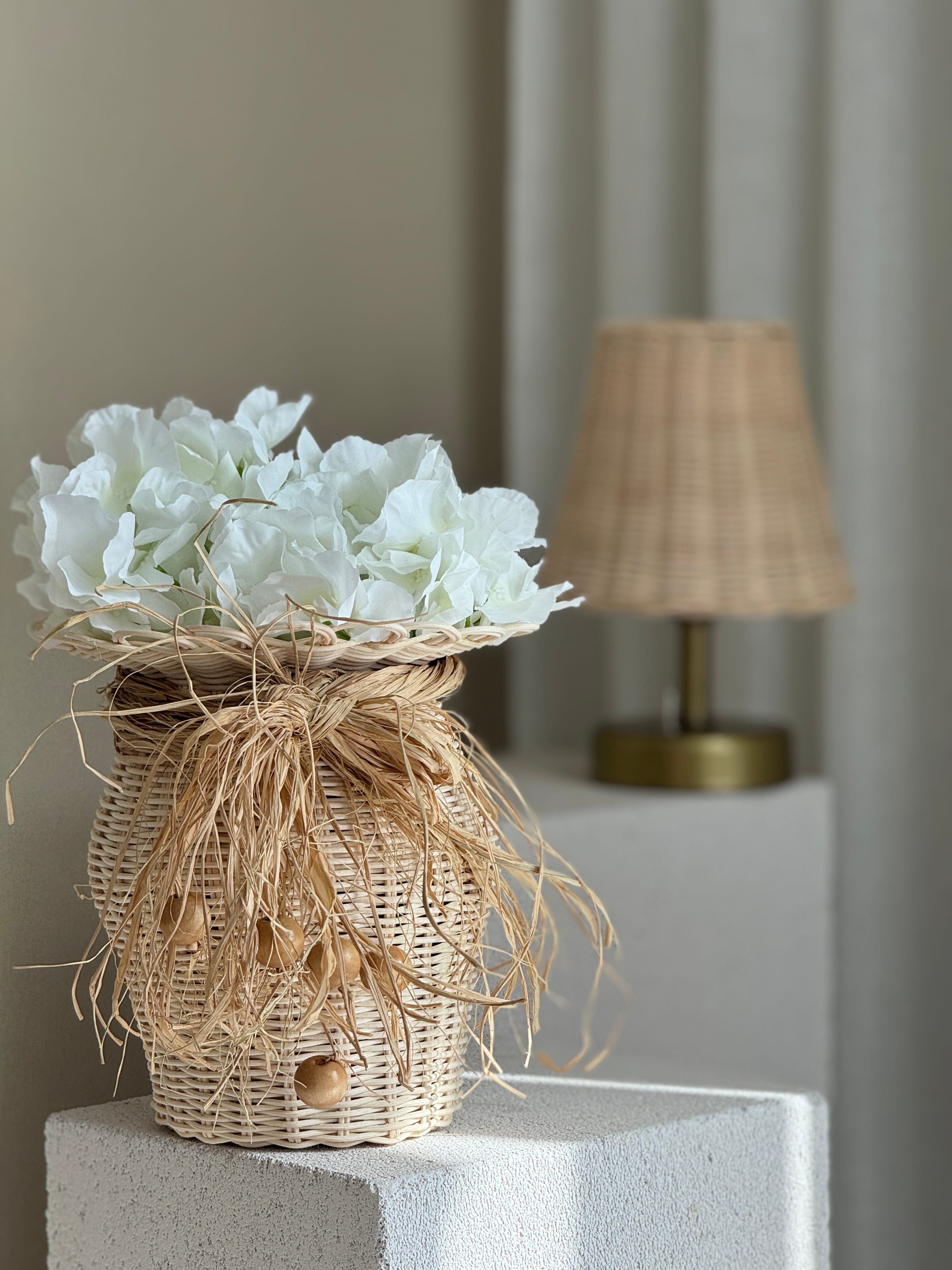 2'li Rattan El Yapımı Vazo & Yapay Ortanca Çiçeği Set